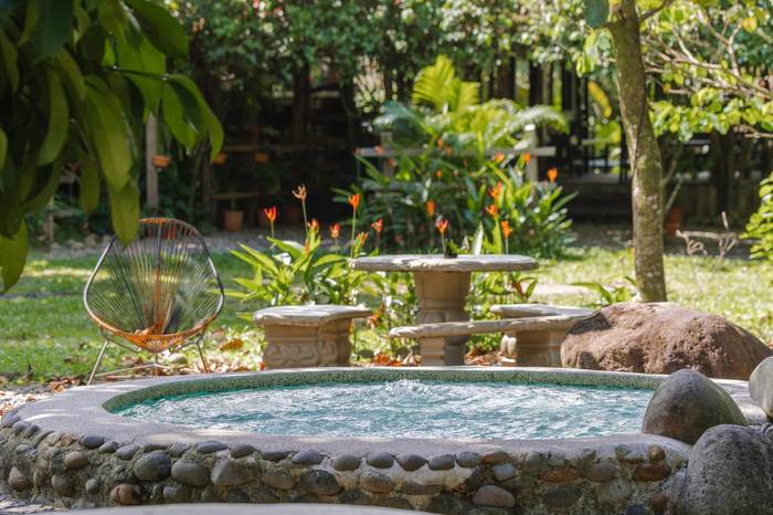 Garden jacuzzi