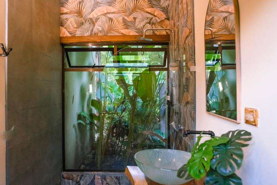 King and Bunk Cabin bathroom